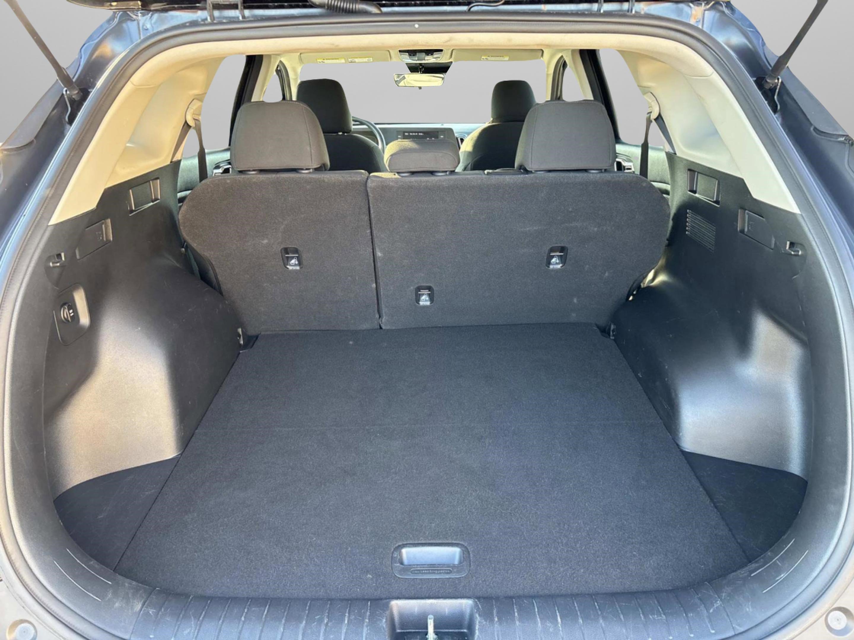 Used 2024 Kia Sportage LX image 12