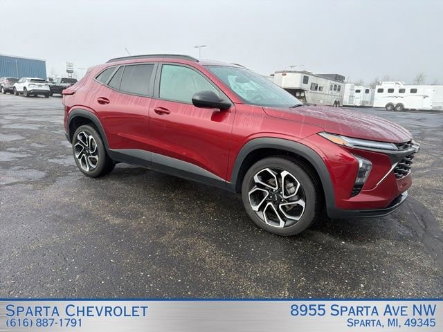 Used 2024 Chevrolet Trax RS image 1