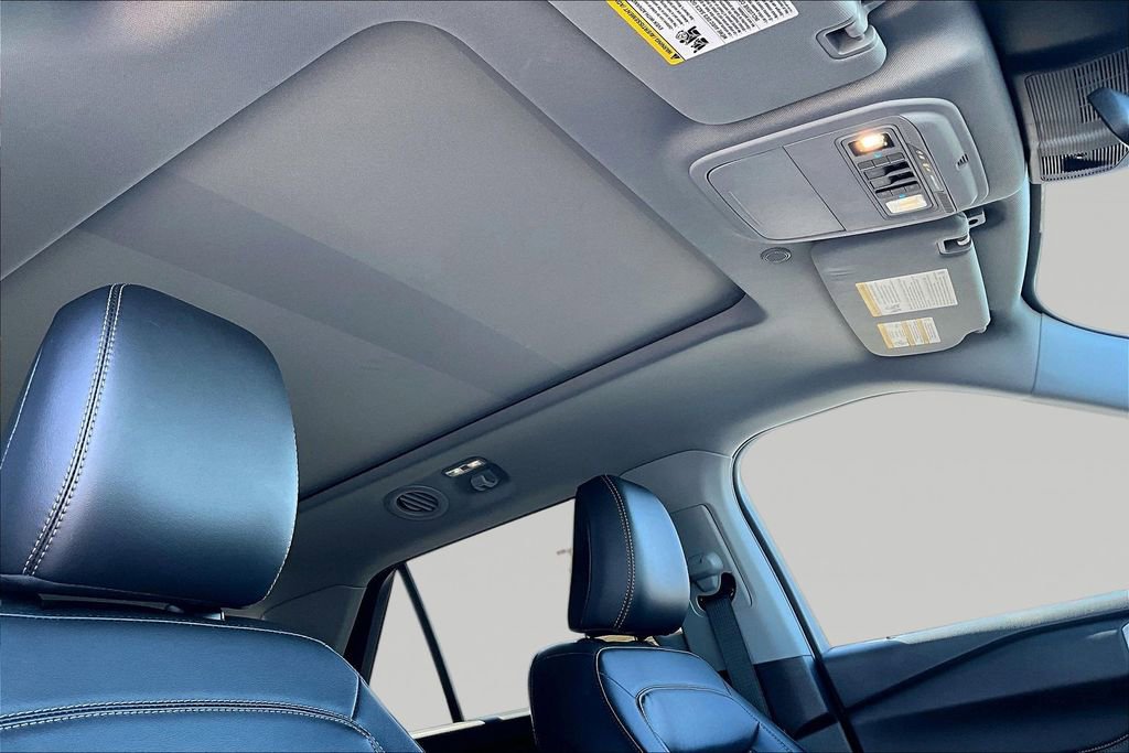 Used 2022 Ford Explorer XLT w/ Equipment Group 202A image 27