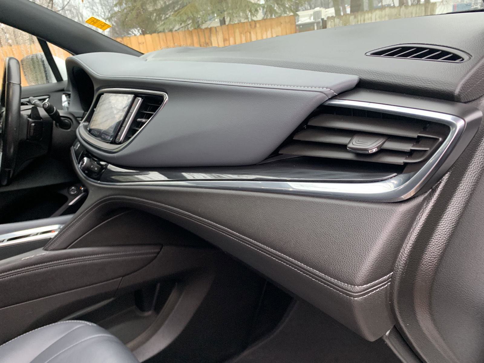 Used 2022 Buick Enclave Premium image 22