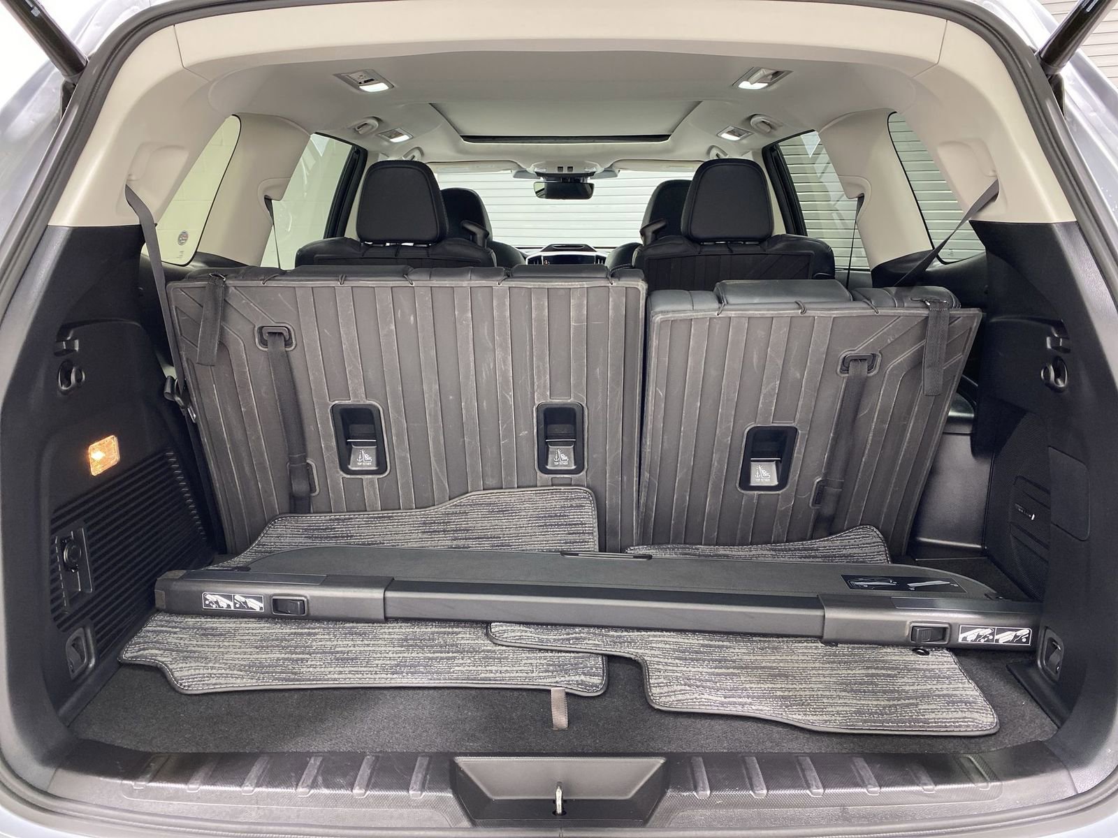 Used 2023 Subaru Ascent Limited w/ Technology Package AWD/4WD image 25