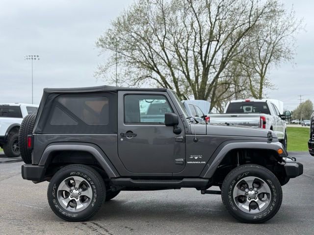 Used 2016 Jeep Wrangler Sahara w/ Connectivity Group AWD/4WD image 30