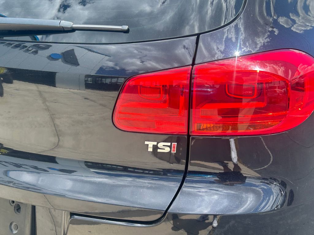 Used 2017 Volkswagen Tiguan Sport FWD image 5