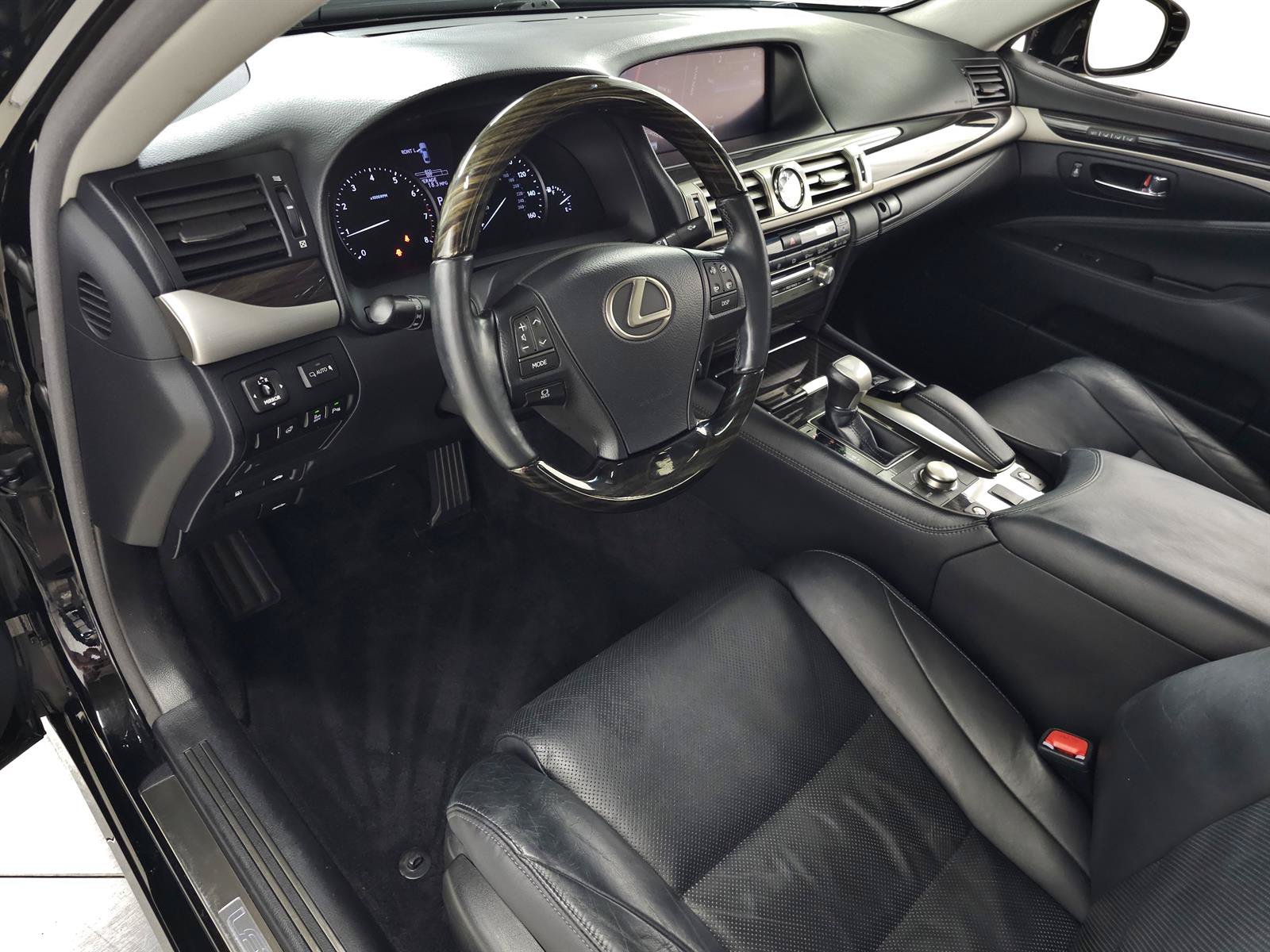 Used 2014 Lexus LS 460 AWD w/ Comfort Package image 14