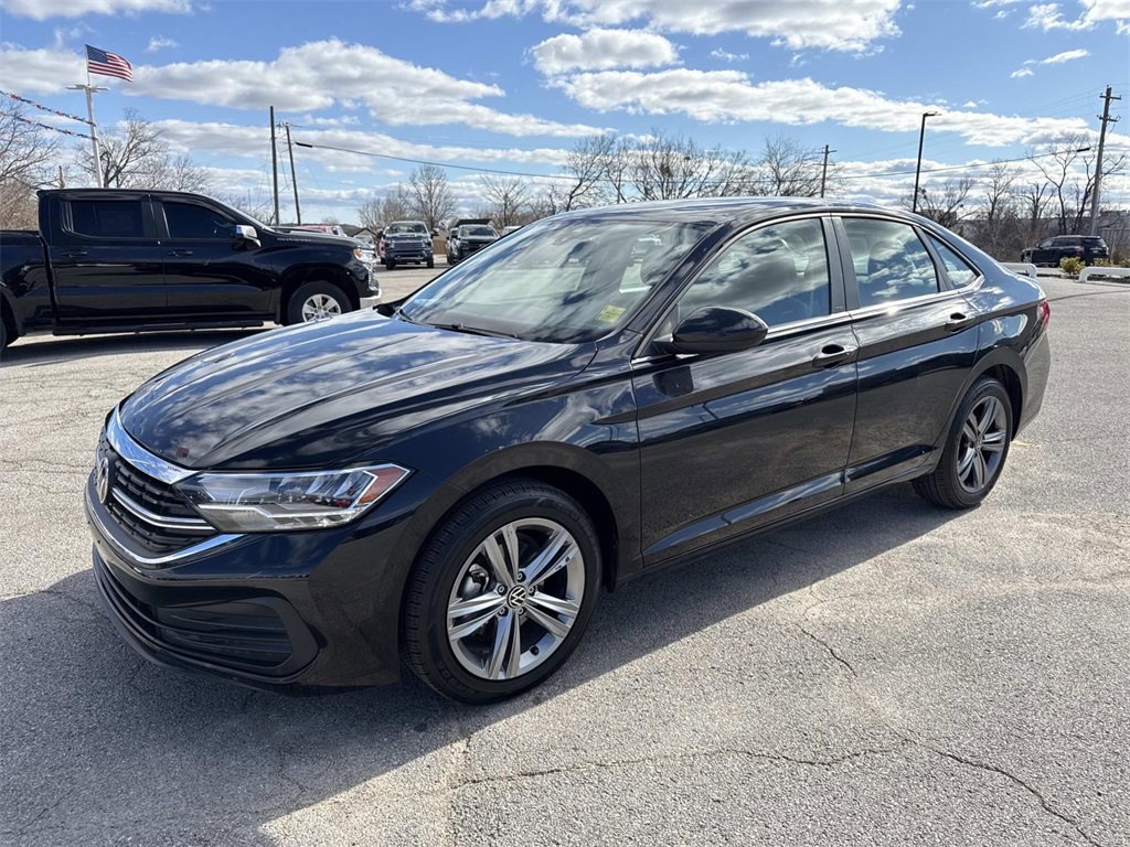 Used 2024 Volkswagen Jetta SE video 2