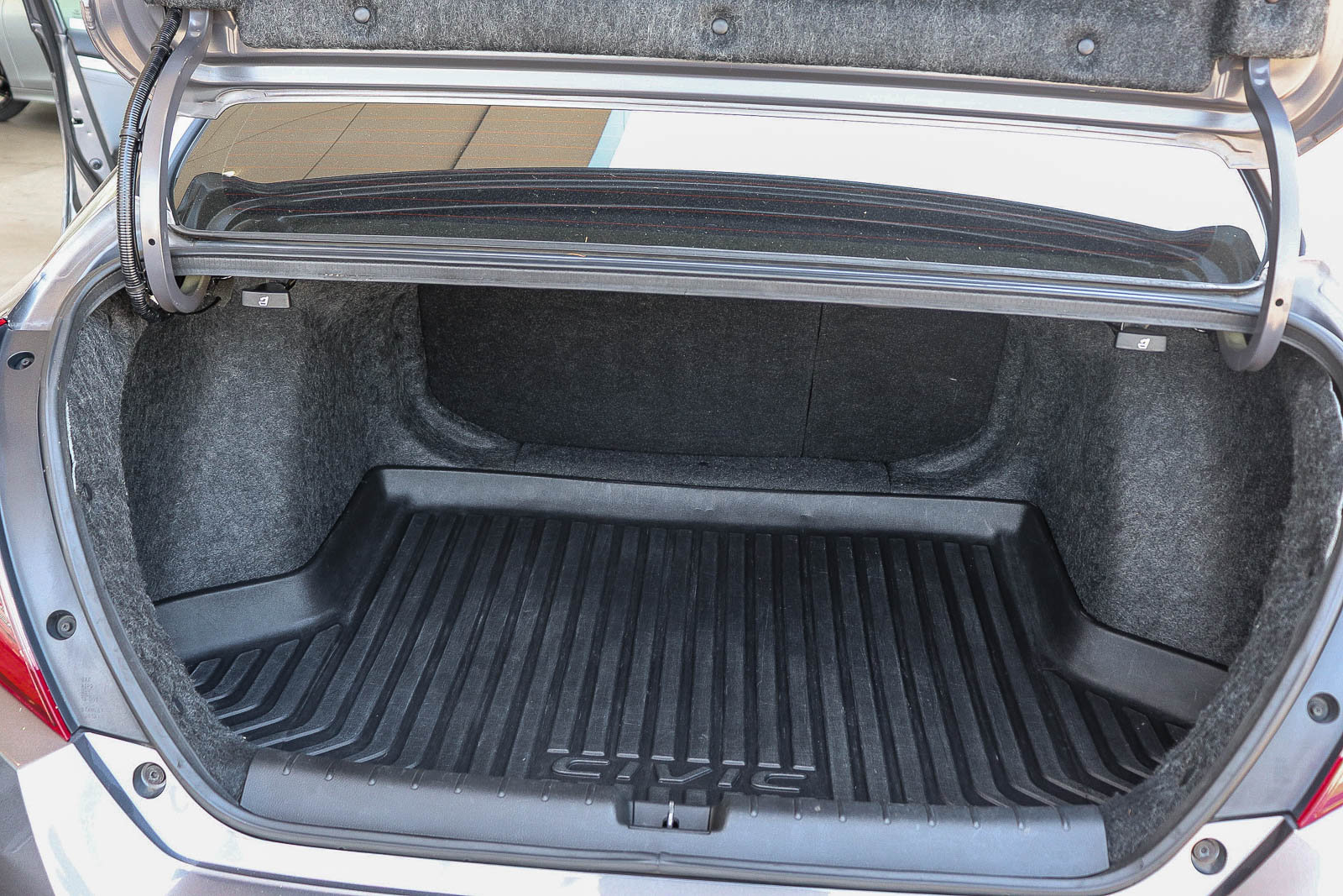 Certified 2018 Honda Civic EX image 30