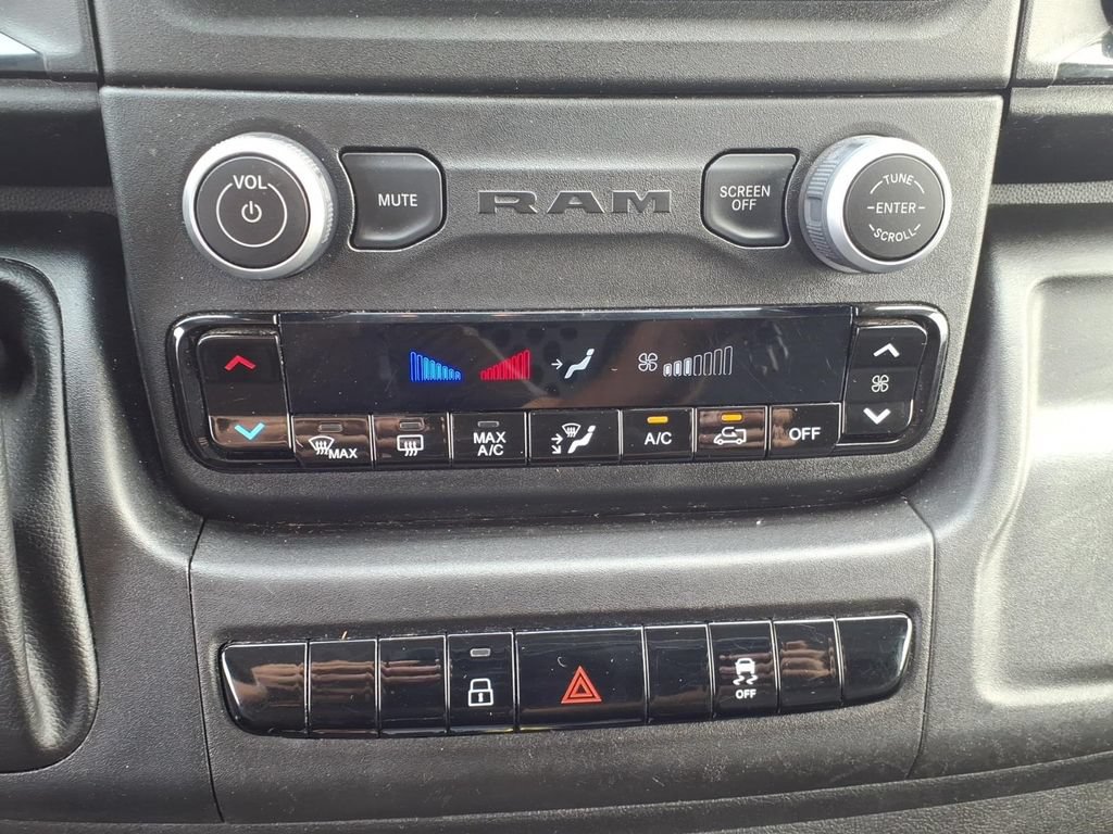 Used 2025 RAM ProMaster 2500 w/ U-Haul Equipment Group FWD image 17