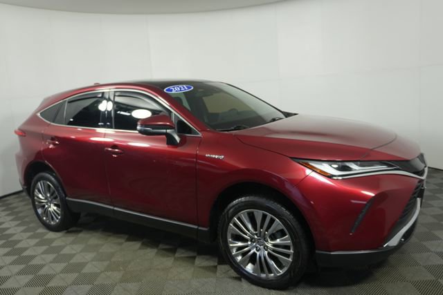 Used 2021 Toyota Venza Limited w/ Carpet Mat Package (TMS) image 2