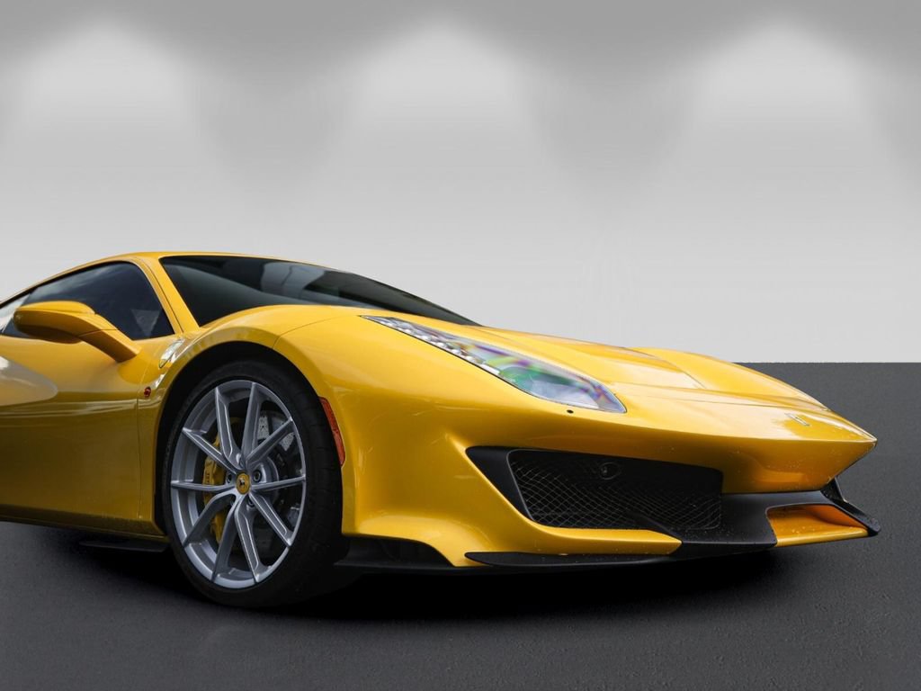 Used 2019 Ferrari 488 Pista Coupe RWD image 9