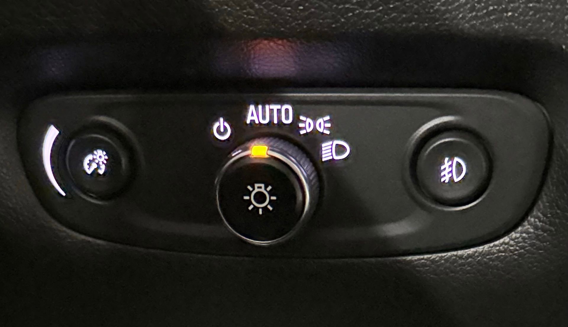 Used 2020 Chevrolet Traverse LT image 71