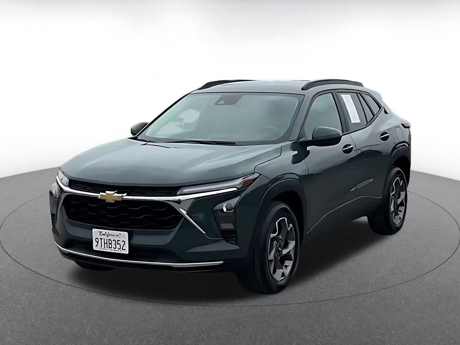 Used 2025 Chevrolet Trax LT image 7