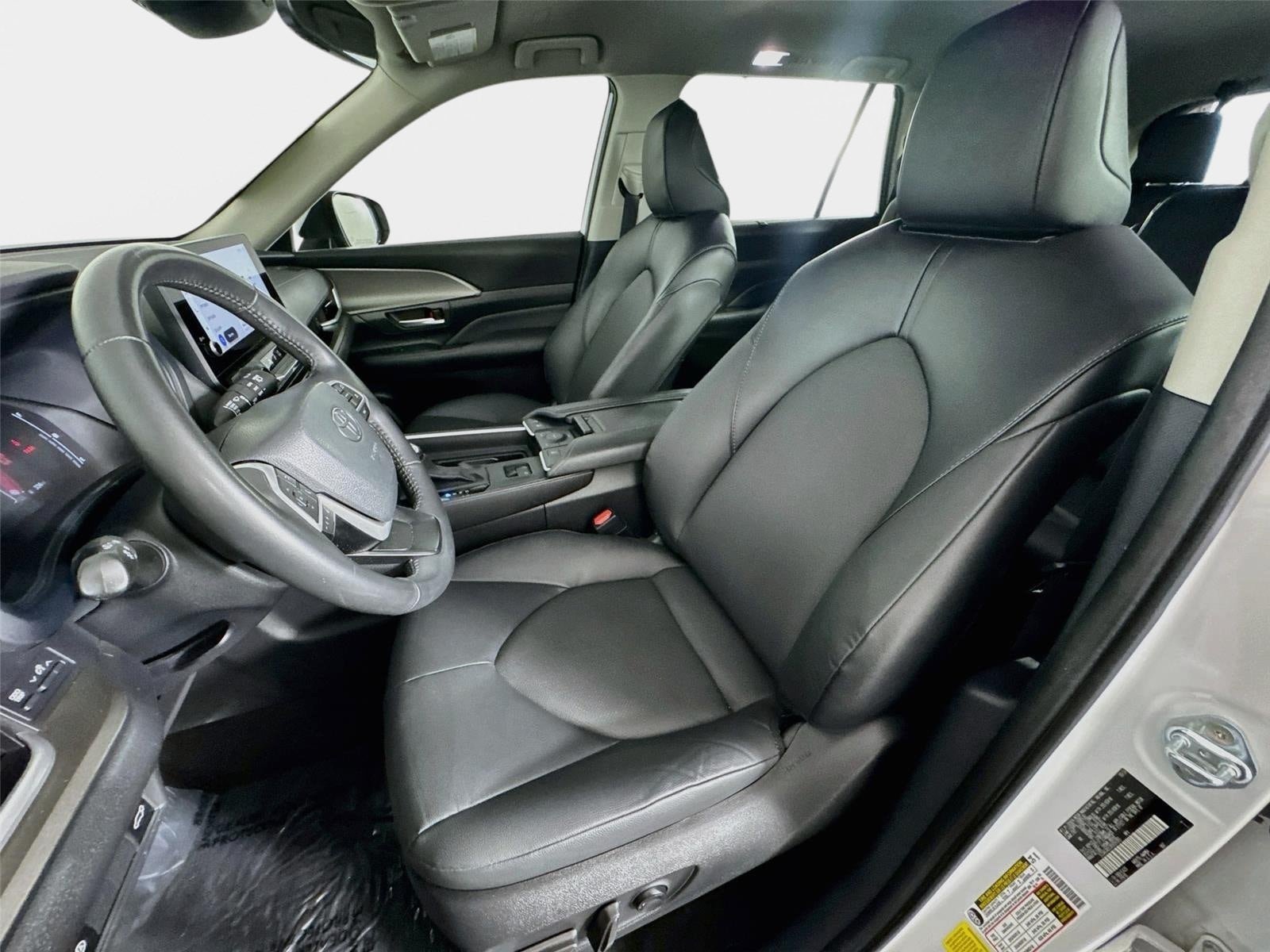 Used 2024 Toyota Grand Highlander AWD Hybrid image 12