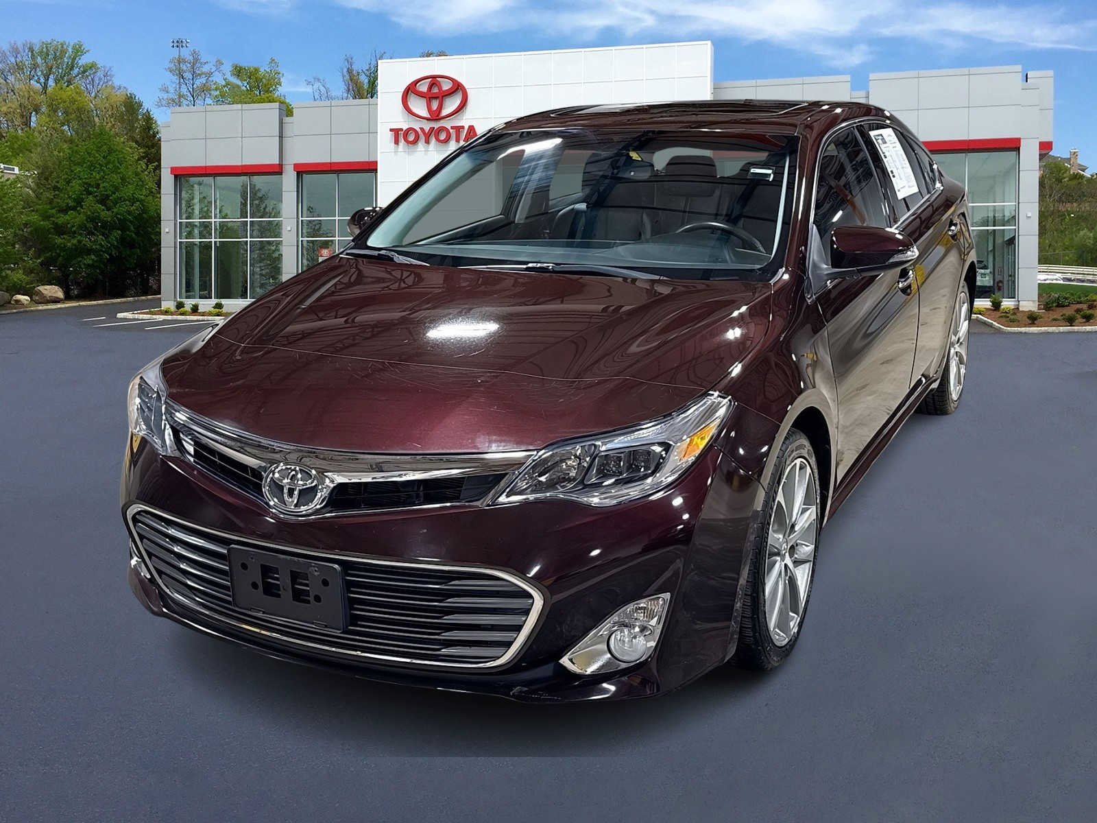 Used 2015 Toyota Avalon XLE Touring FWD image 1