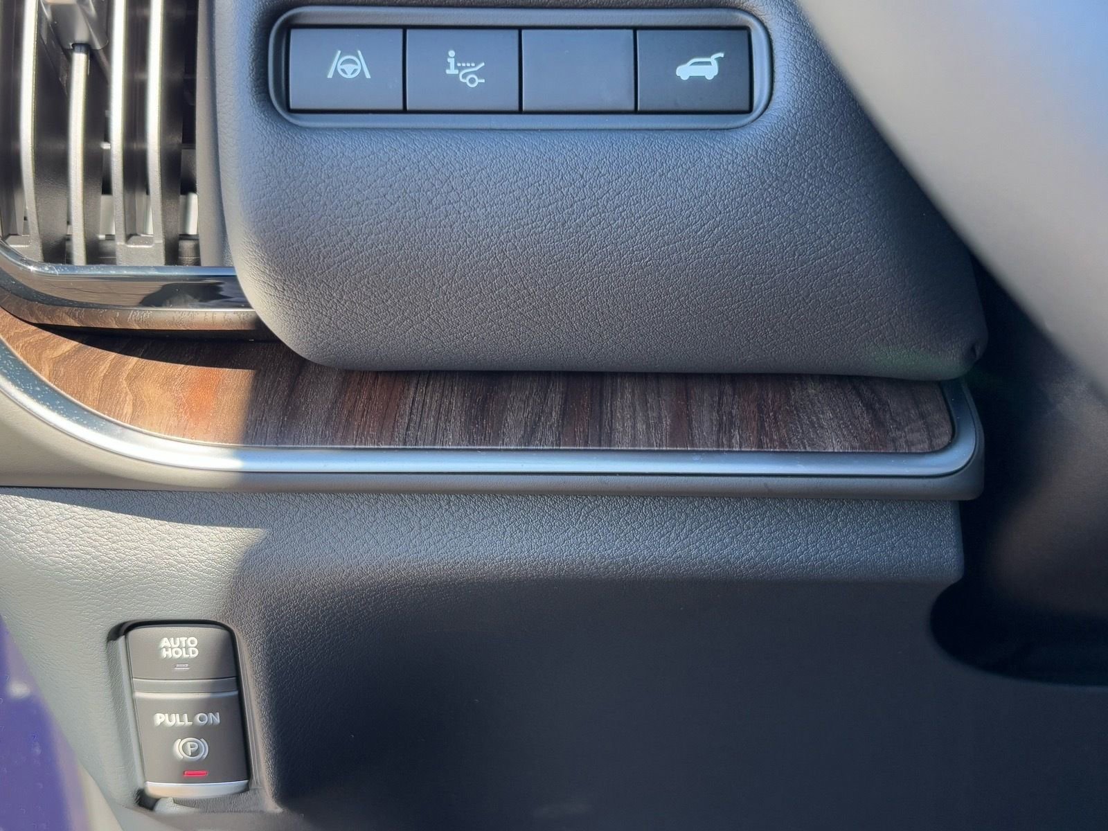 New 2026 Nissan Armada SL w/ Captain's Chari Seat Package image 28