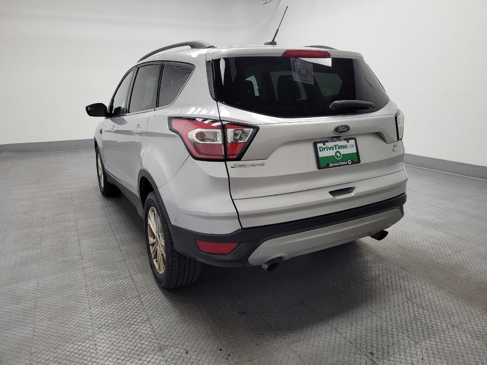 Used 2018 Ford Escape SE image 5