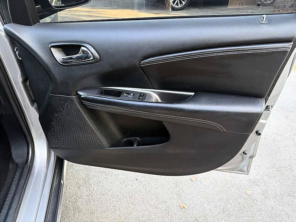 Used 2020 Dodge Journey Crossroad FWD image 25