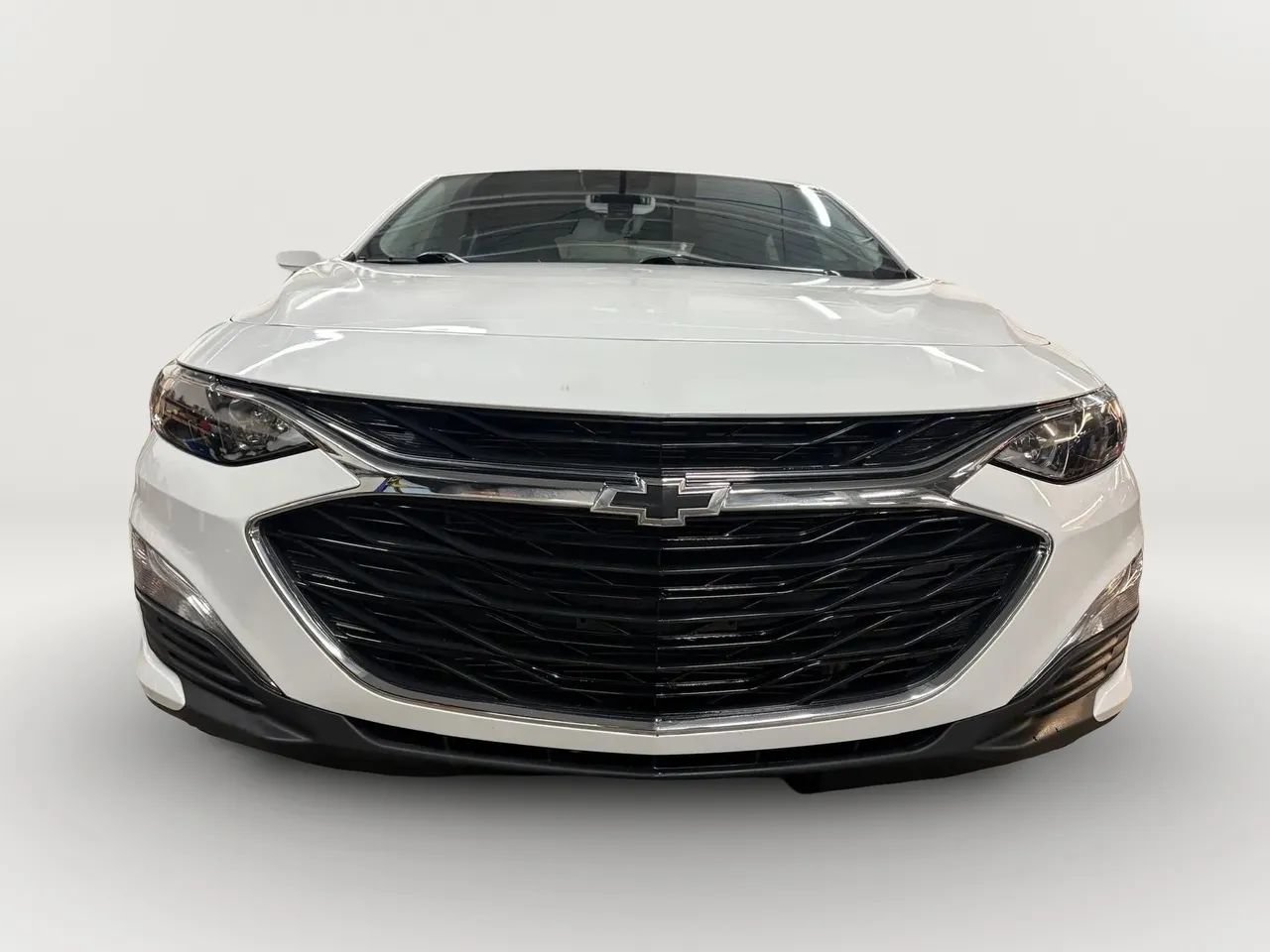 Used 2023 Chevrolet Malibu RS FWD image 3