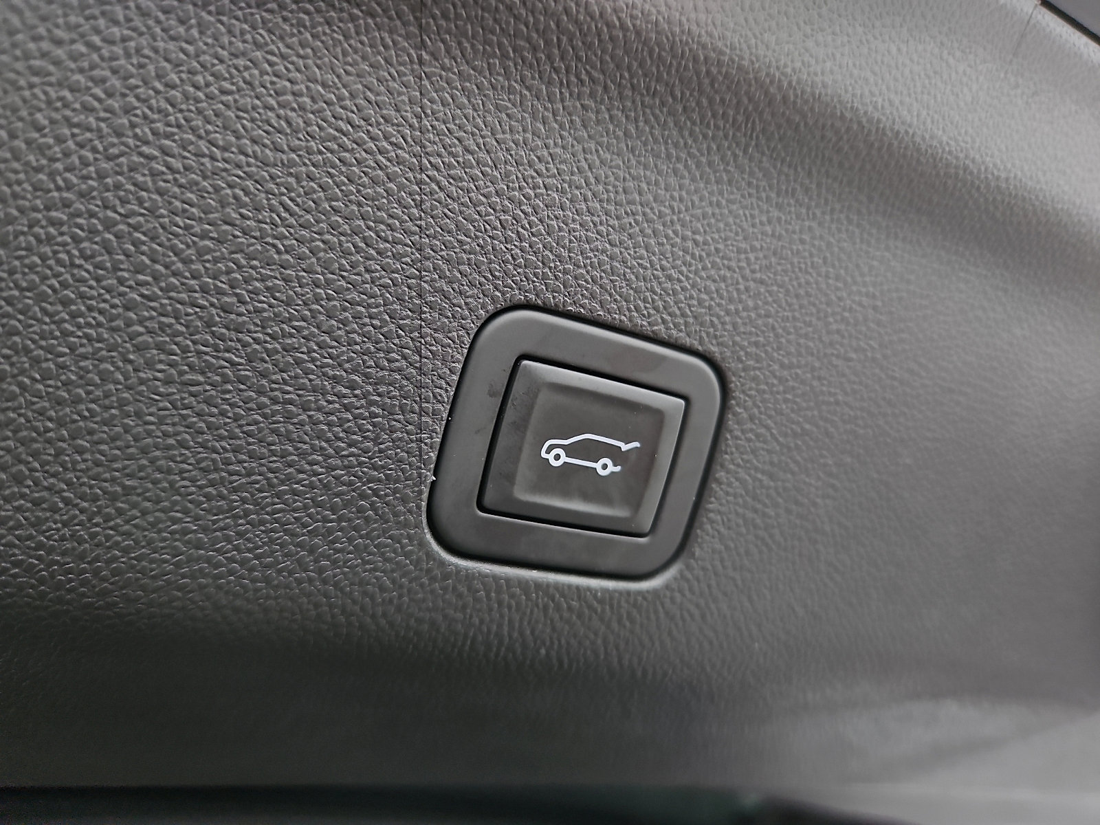 Certified 2026 Cadillac Escalade ESV Sport w/ LPO, ONYX Package image 32