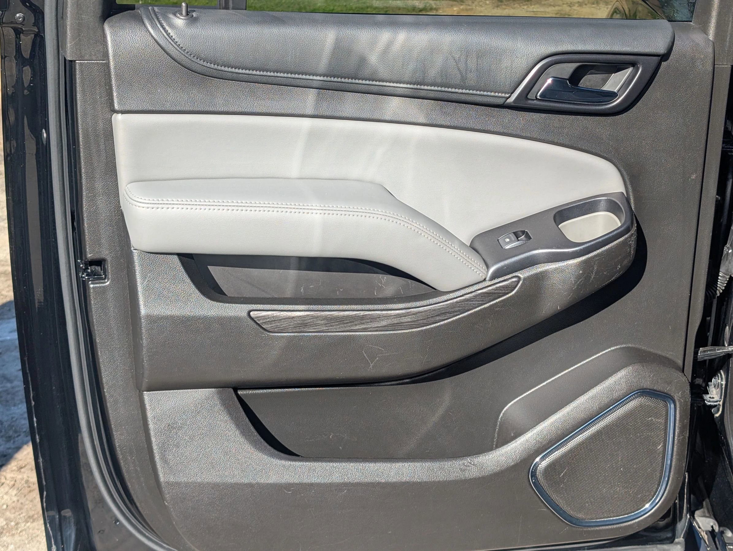 Used 2016 Chevrolet Suburban LT w/ Luxury Package AWD/4WD image 35