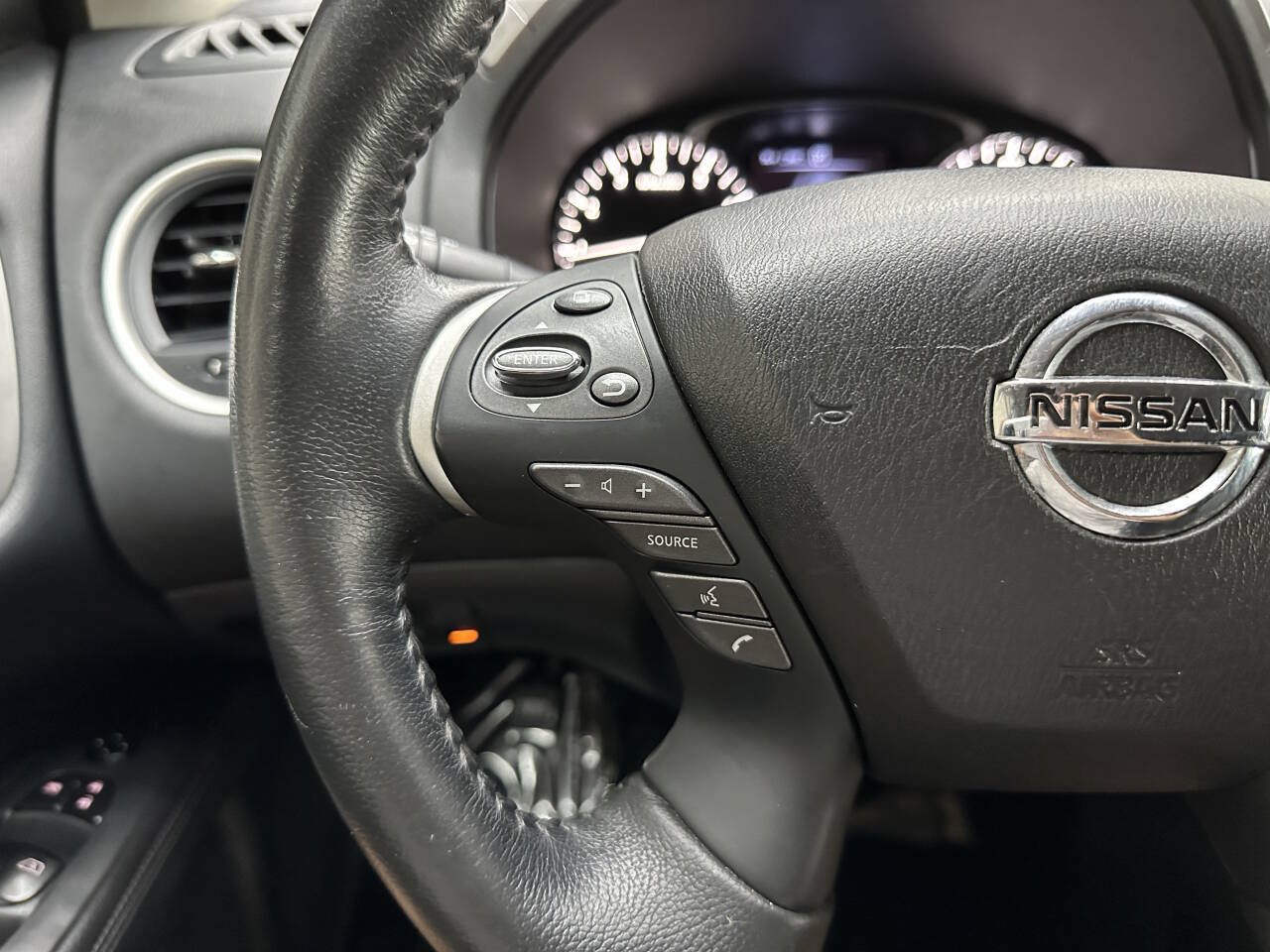 Used 2020 Nissan Pathfinder SL AWD/4WD image 23