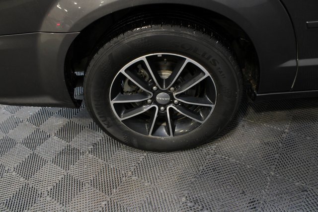 Used 2016 Dodge Grand Caravan SXT image 29
