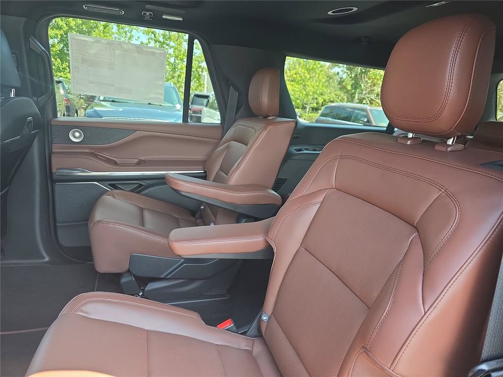 New 2027 Lincoln Navigator L Reserve RWD image 14