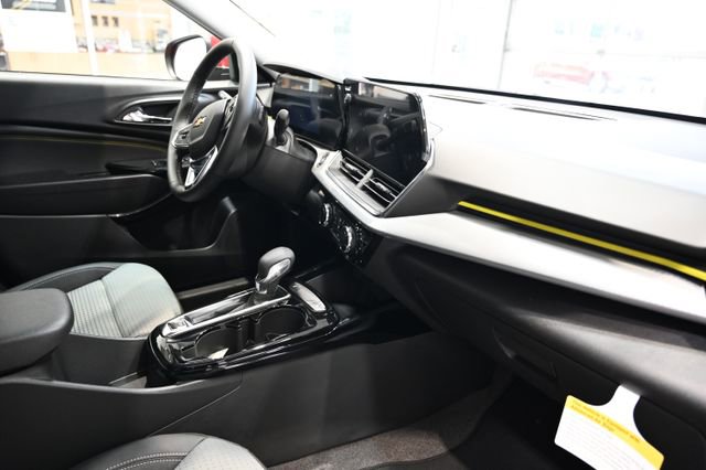 New 2026 Chevrolet Trax LT w/ Driver Confidence Package FWD image 13