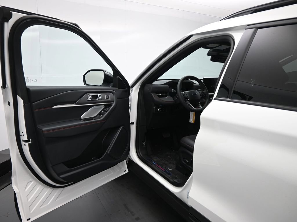 New 2025 Ford Explorer ST w/ Sun And Sound Package image 8
