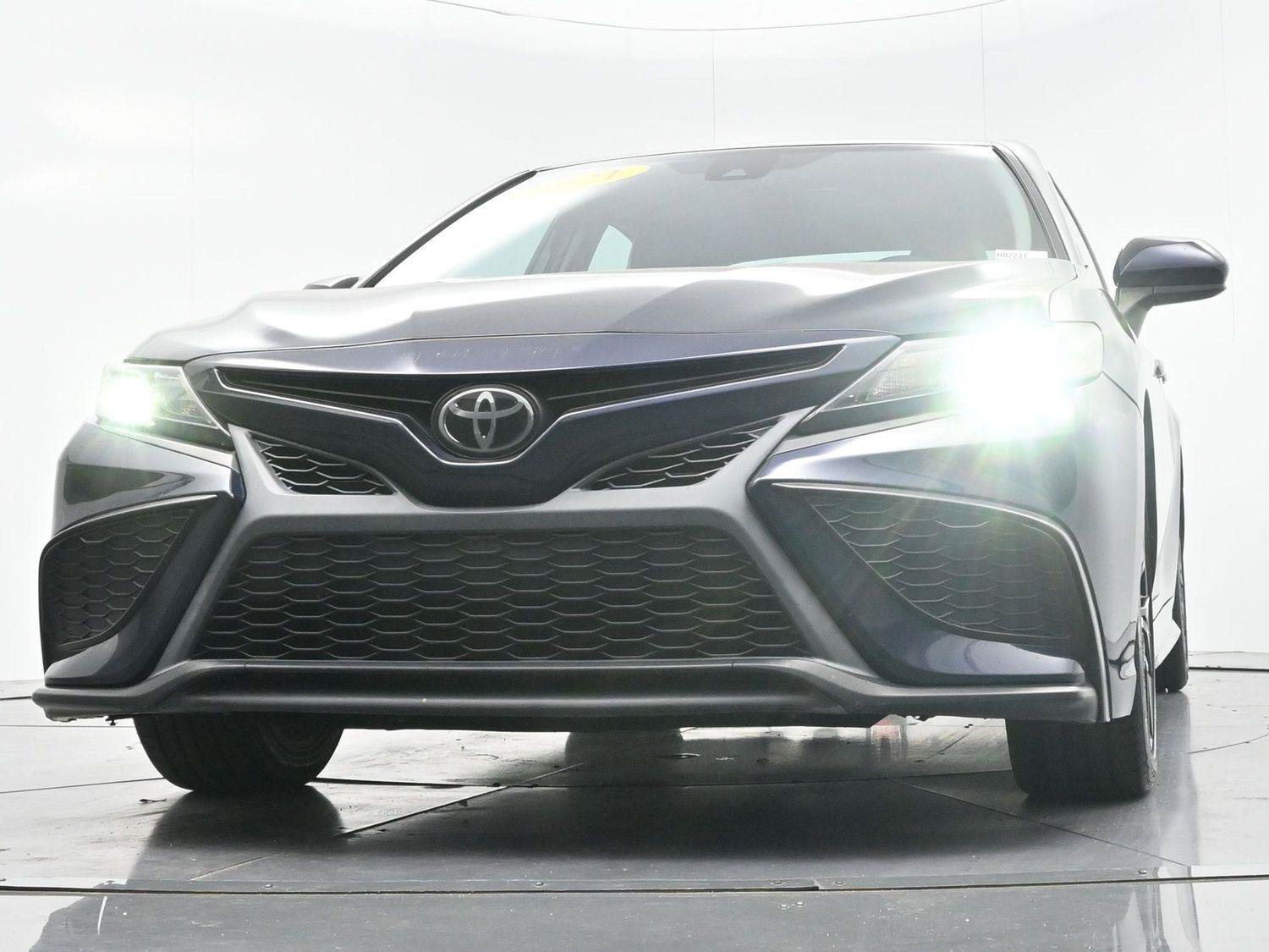 Used 2021 Toyota Camry SE FWD image 39