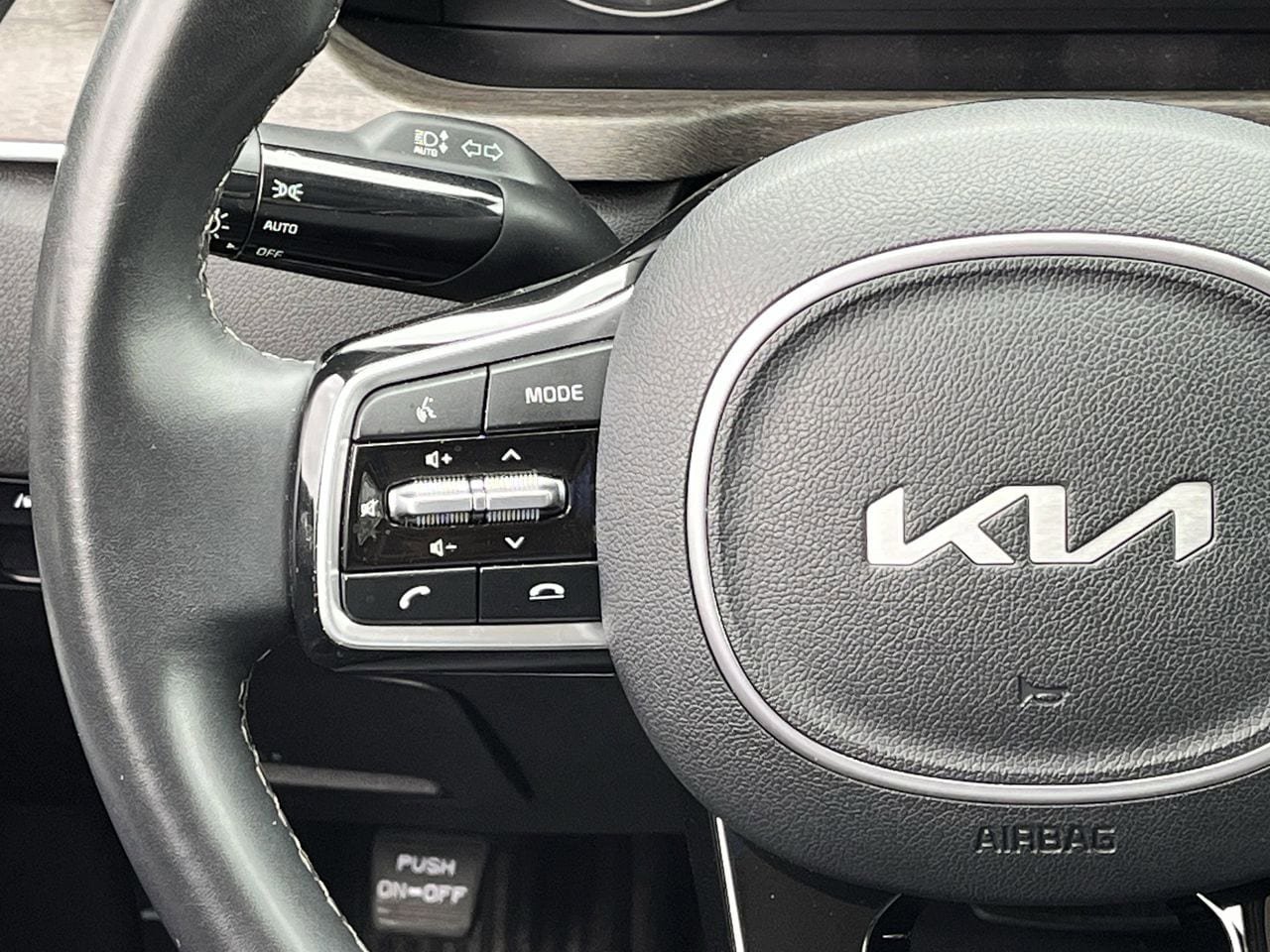 Used 2023 Kia Sorento S w/ Panoramic Sunroof Package AWD/4WD image 12