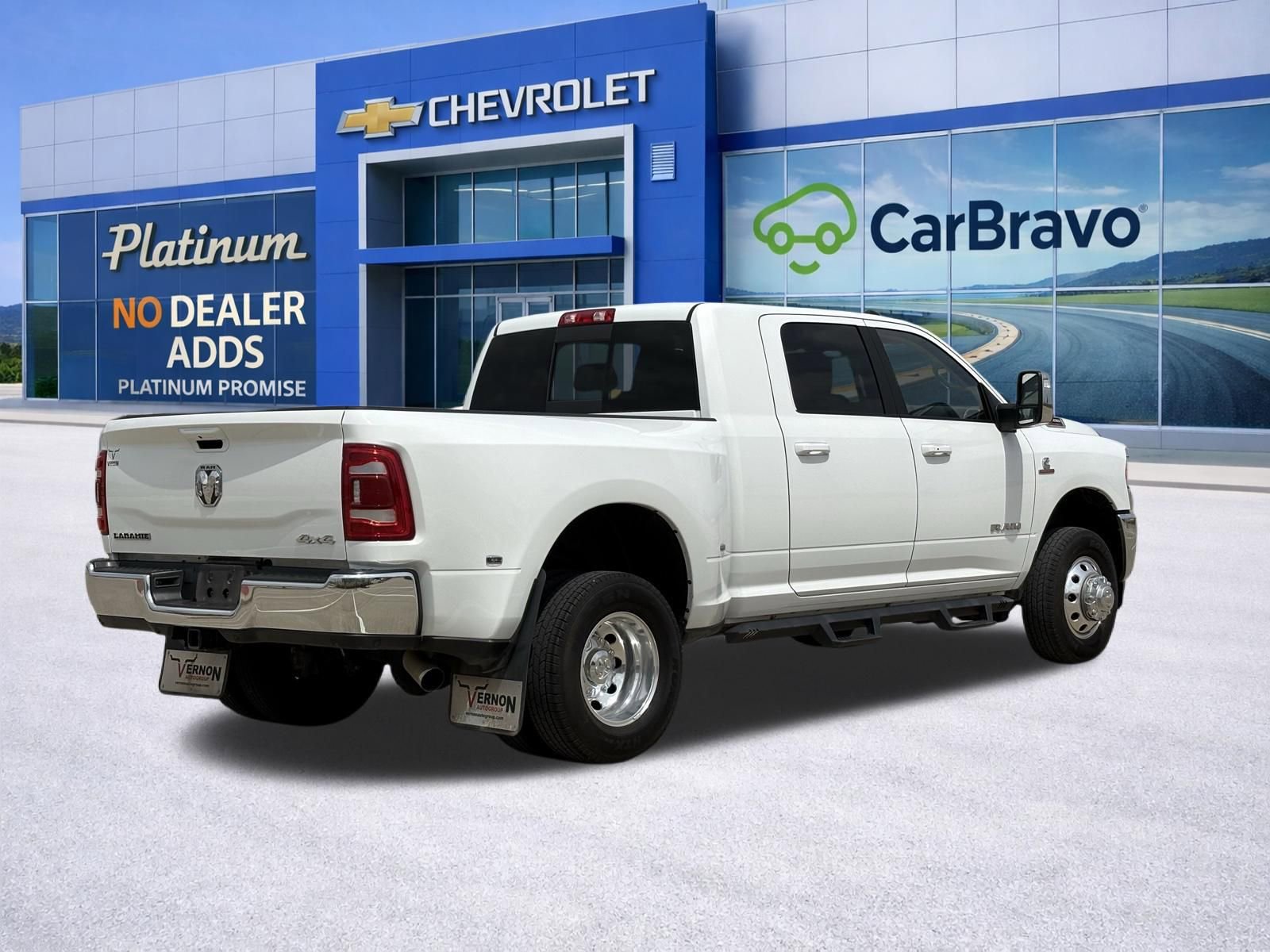 Used 2024 RAM 3500 Laramie w/ Chrome Bumper Package image 7