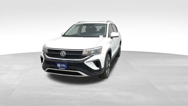 Certified 2024 Volkswagen Taos SE AWD/4WD image 8