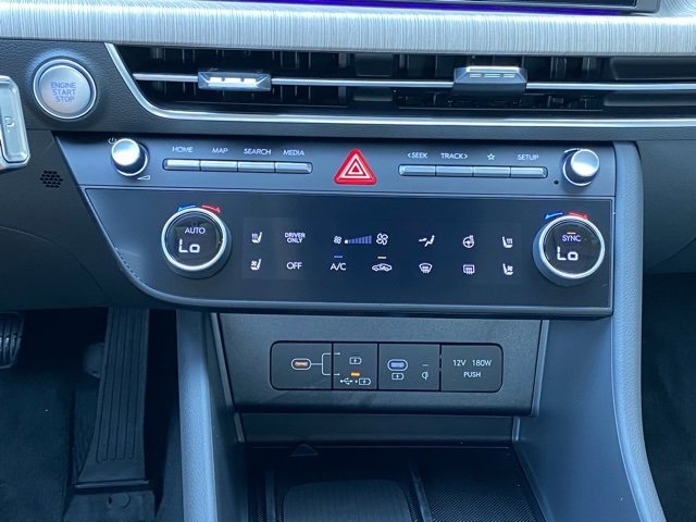 New 2025 Hyundai Sonata Limited image 17