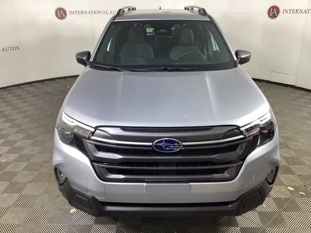 Used 2026 Subaru Forester Premium AWD/4WD image 2