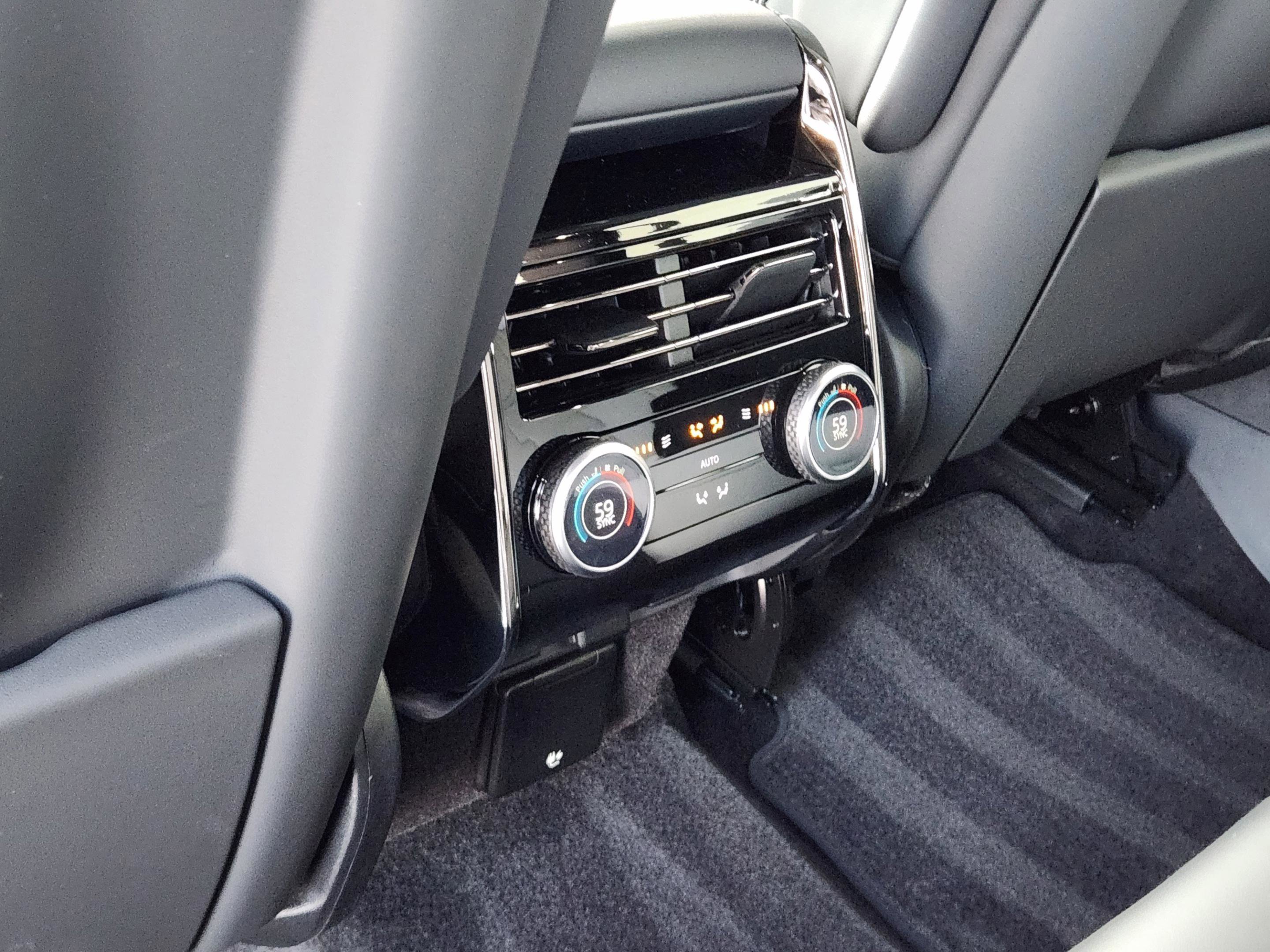 New 2026 Land Rover Range Rover Sport Dynamic SE AWD/4WD image 30