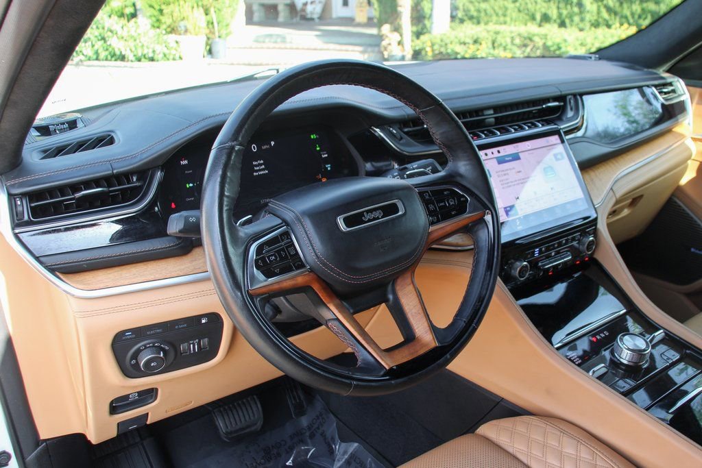 Used 2022 Jeep Grand Cherokee Summit AWD/4WD image 20