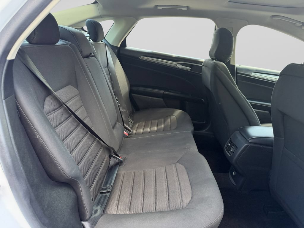 Used 2020 Ford Fusion SE AWD/4WD image 18