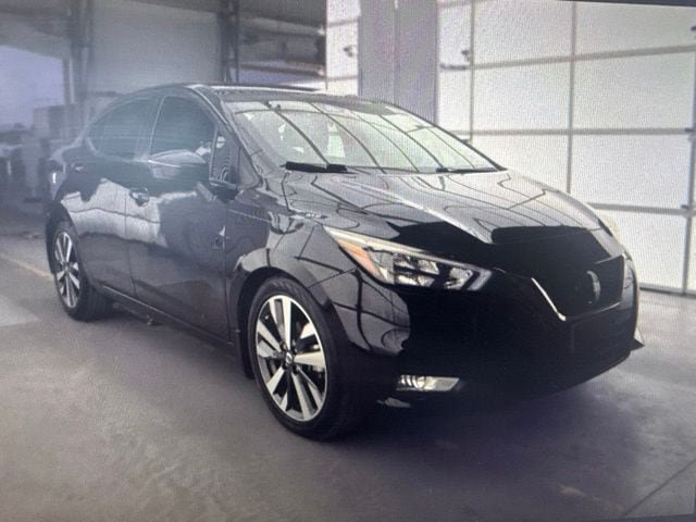 Used 2020 Nissan Versa SR FWD image 18