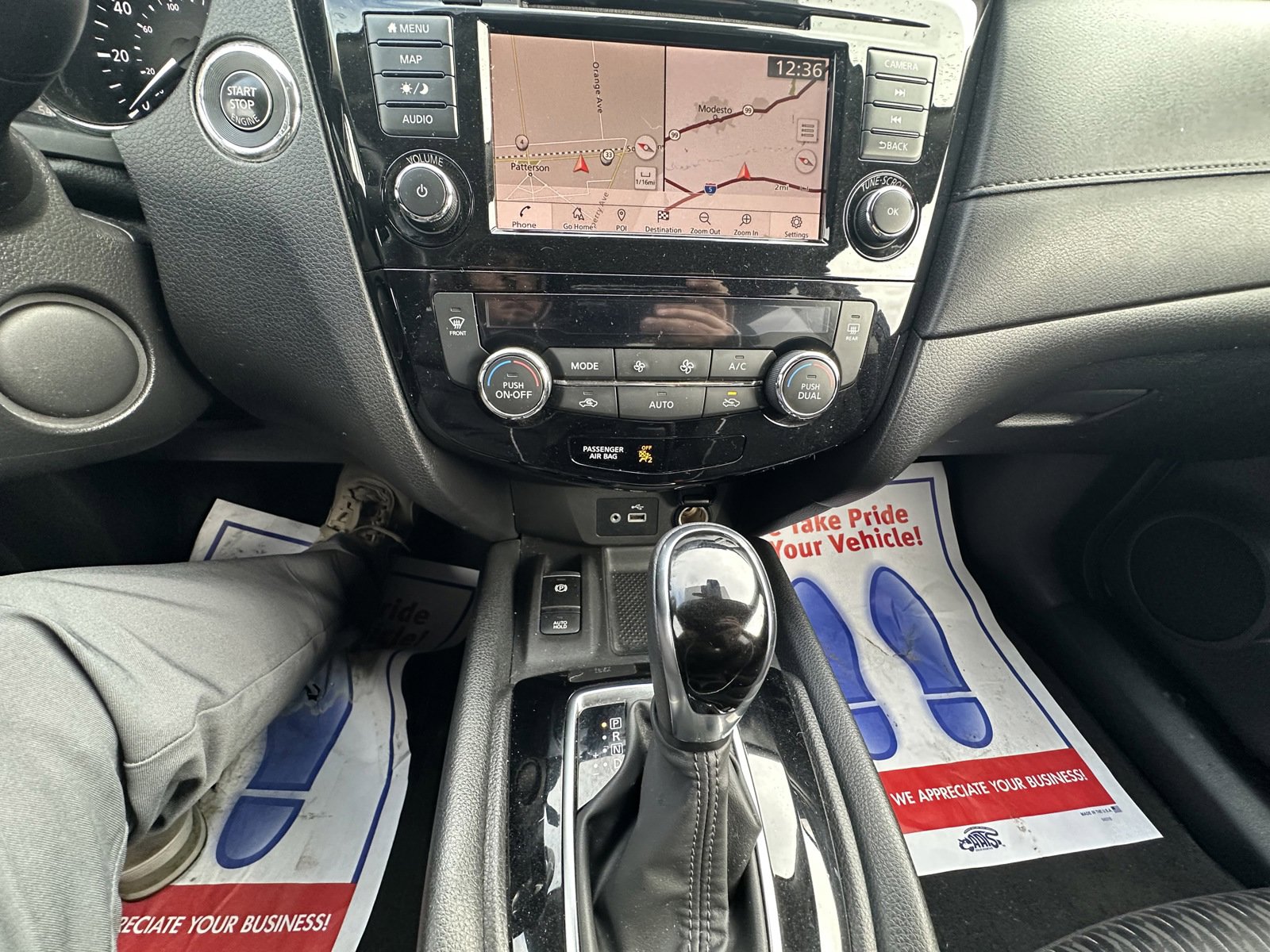 Used 2019 Nissan Rogue SV w/ Premium Package image 11