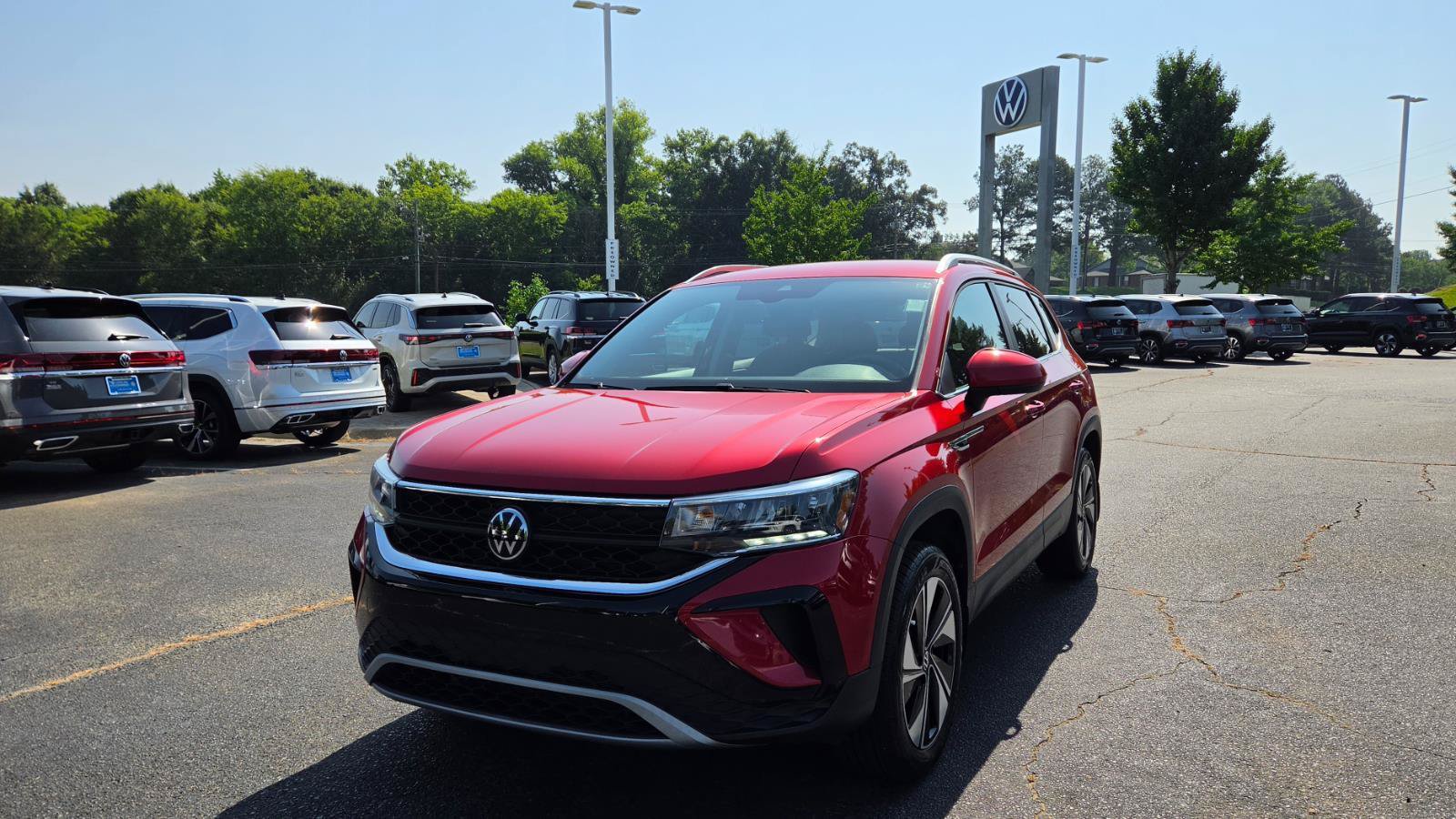 Certified 2024 Volkswagen Taos SE AWD/4WD image 8