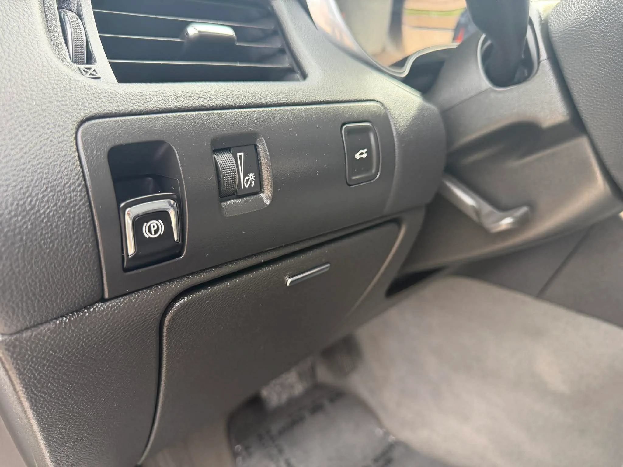 Used 2019 Chevrolet Impala LT FWD image 12