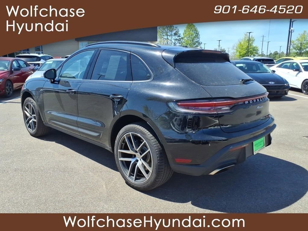 Used 2025 Porsche Macan AWD/4WD image 3