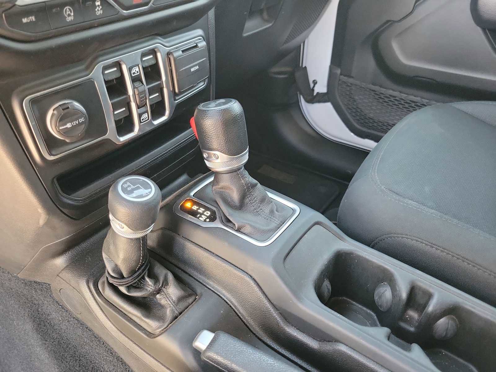 Used 2022 Jeep Wrangler Unlimited Sport AWD/4WD image 21