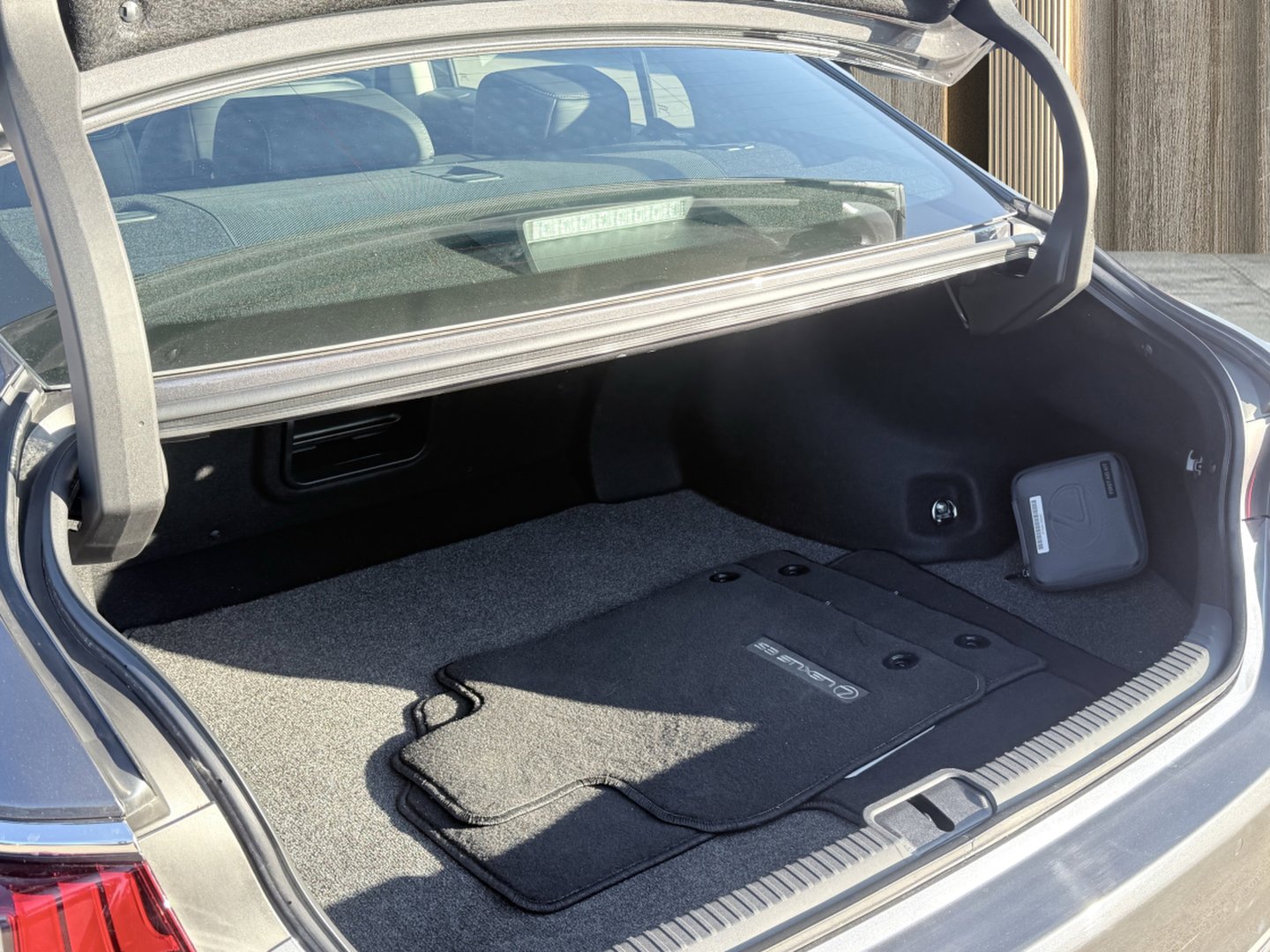 Used 2025 Lexus ES 300h ES 300h F SPORT Design w/ Premium Package image 64