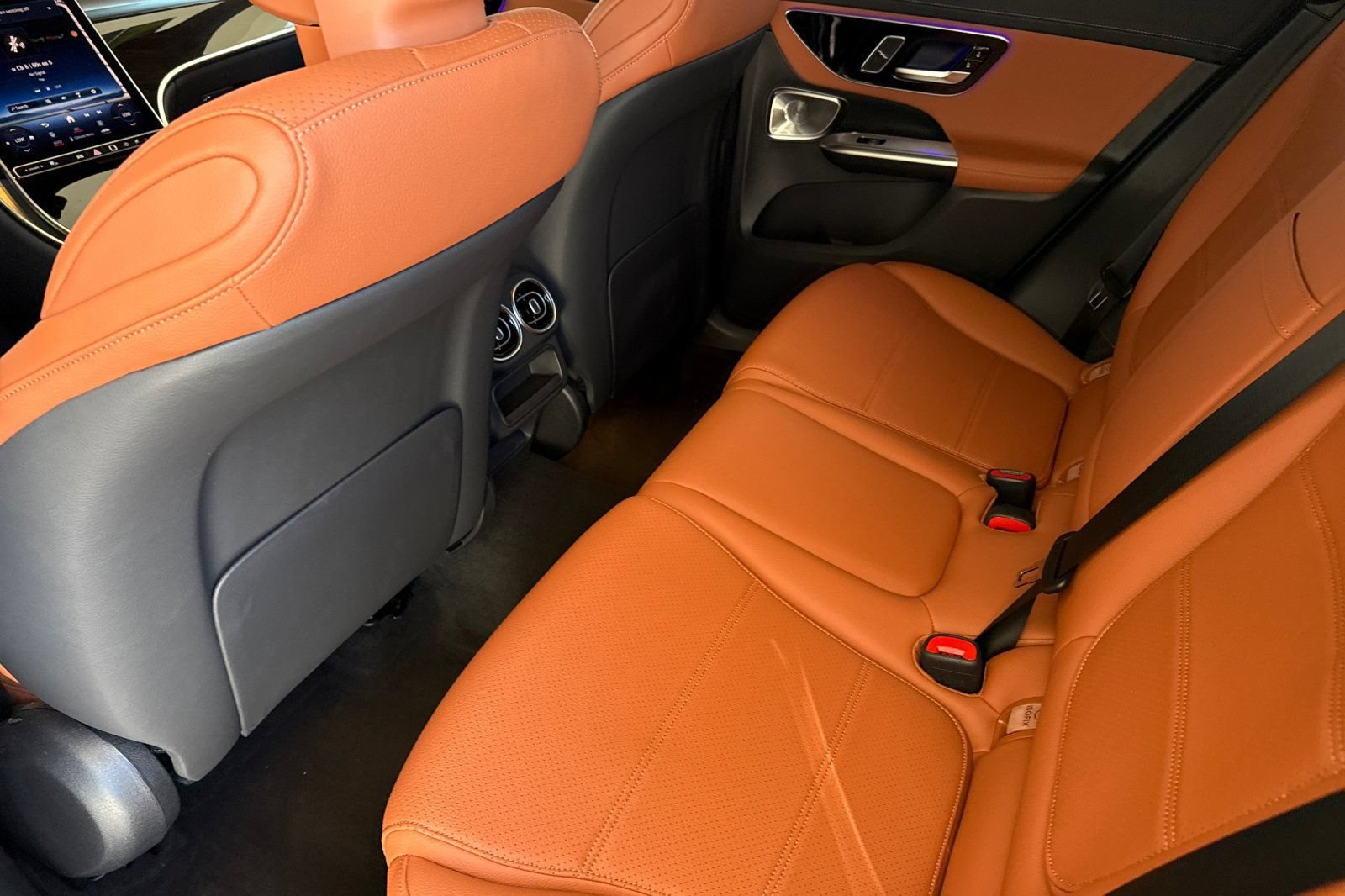 Certified 2024 Mercedes-Benz GLC 300 4MATIC image 4