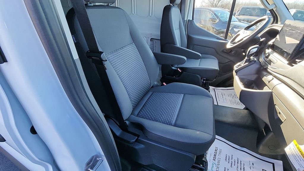 New 2026 Ford Transit 250 148 Medium Roof RWD image 27