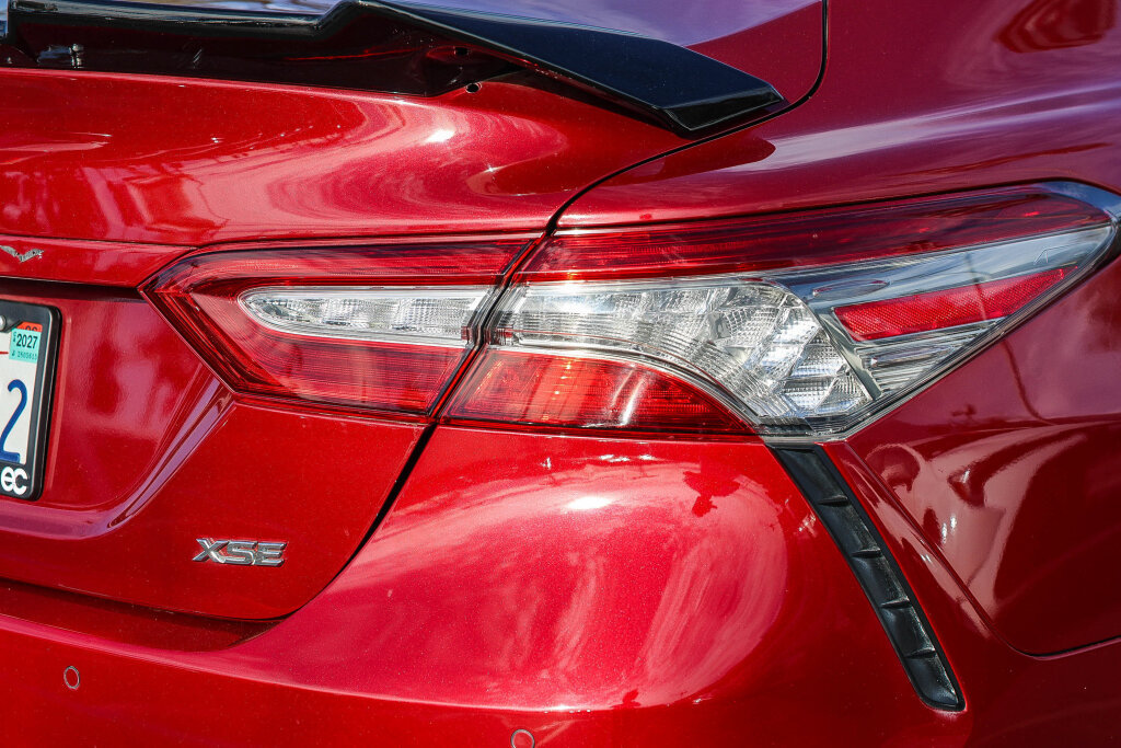 Used 2018 Toyota Camry XSE FWD image 25