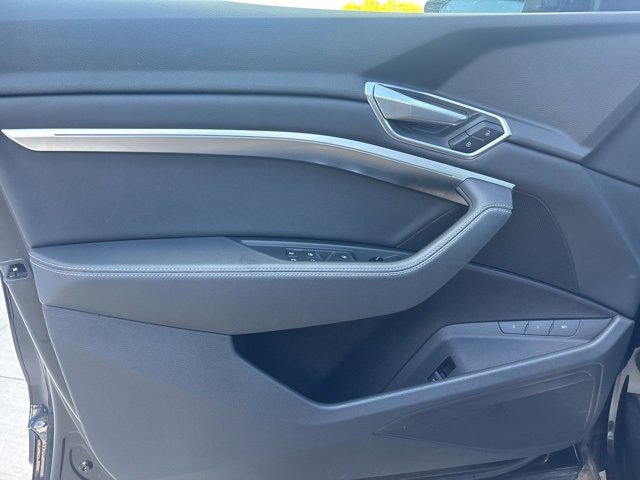 Used 2021 Audi e-tron Premium w/ Convenience Plus Package image 20