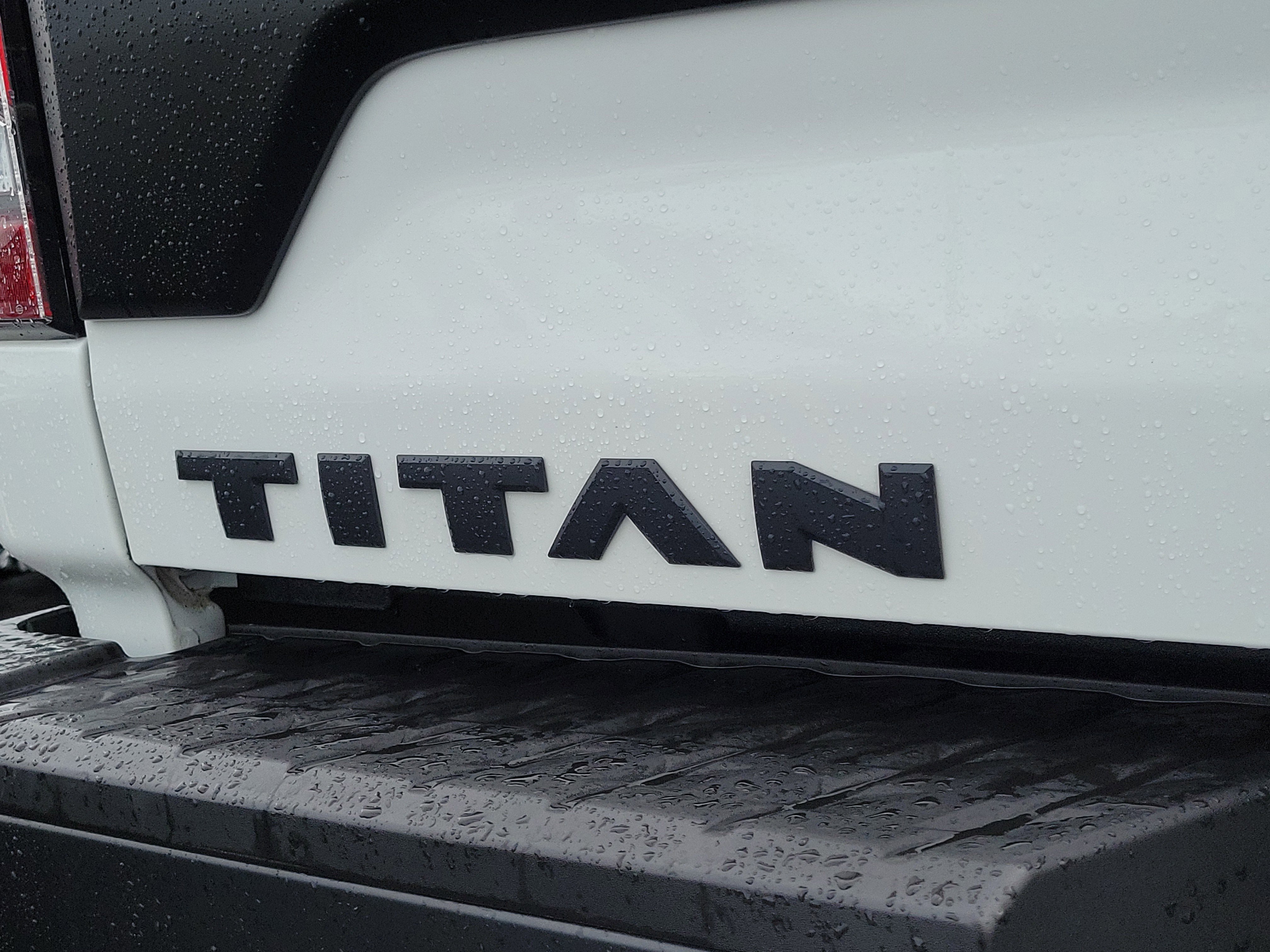 Used 2024 Nissan Titan PRO-4X w/ Off Road Protection Package image 6