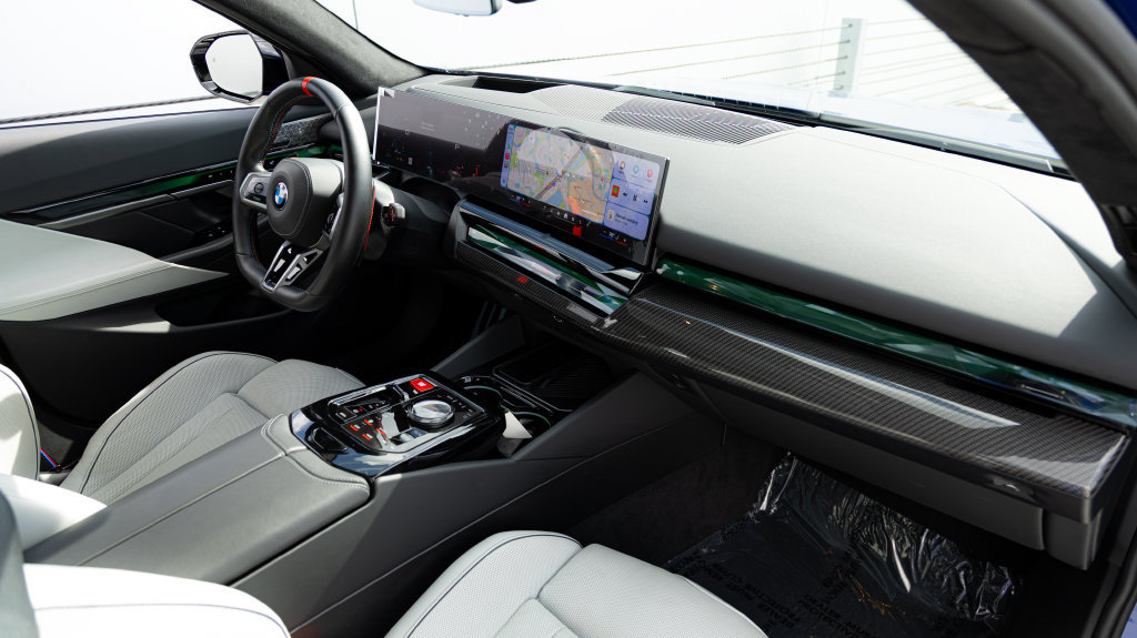 Used 2026 BMW M5 Touring AWD/4WD image 12